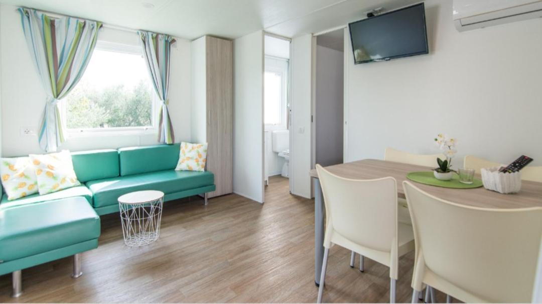 Mobile Homes Kamp Maslina, Biograd Na Moru Ngoại thất bức ảnh