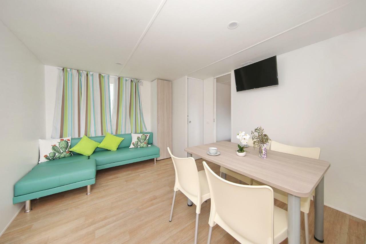 Mobile Homes Kamp Maslina, Biograd Na Moru Ngoại thất bức ảnh